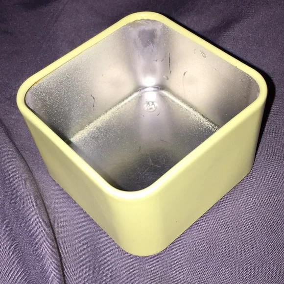 Empty Henri Bendel Travel Candle Tin Lemon Verbena - Picture 11 of 14